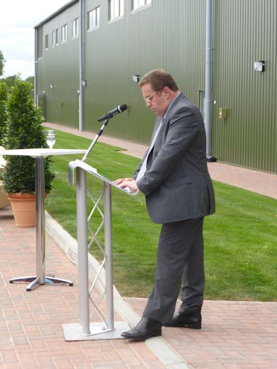 Clive Goatham welcomes the invited guests to Flanders Farm