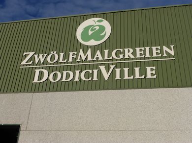ZwolfMalgreien DodiciVille cooperative storage and packing site