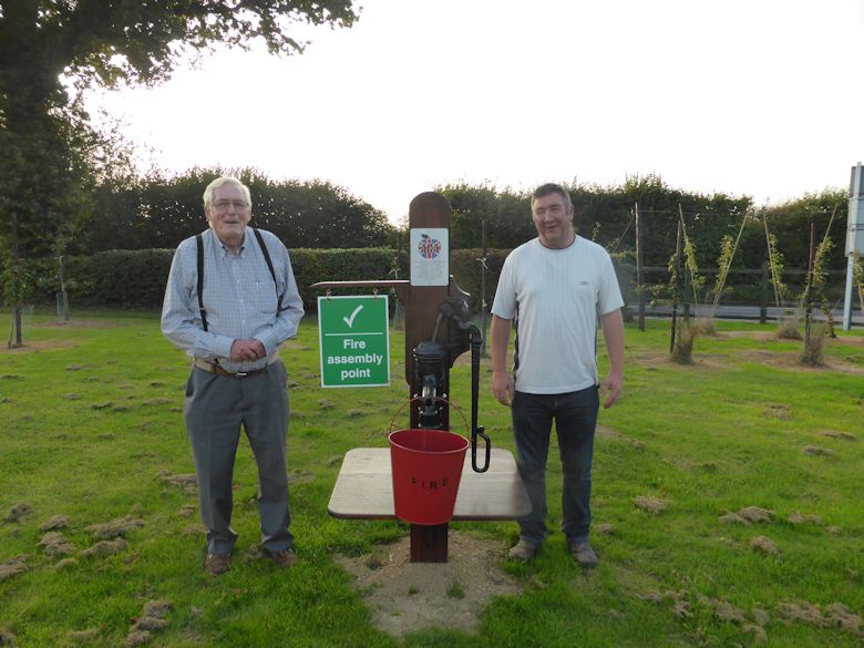 The English Apple Man, informing consumers about how the apples they